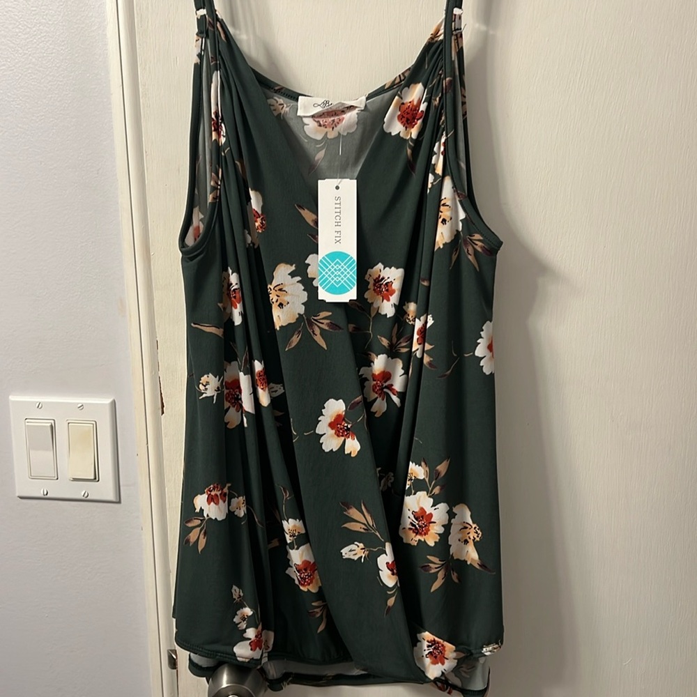 Stitchfix size lg NWT green tank top